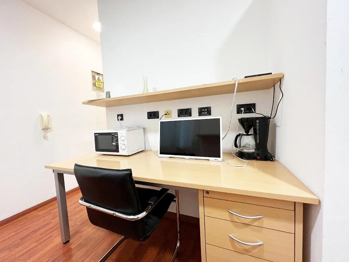 Rooms Studentsko Naselje Ivan Goran Kovacic 리예카