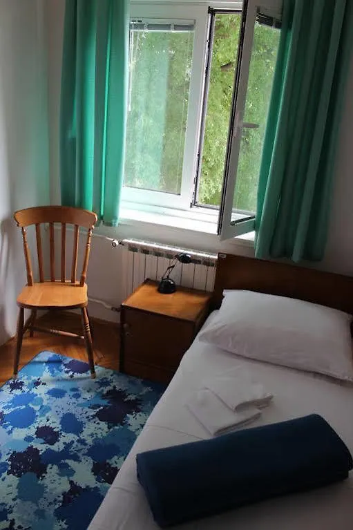 게스트하우스 Rooms Studentsko Naselje Ivan Goran Kovacic 리예카 크로아티아